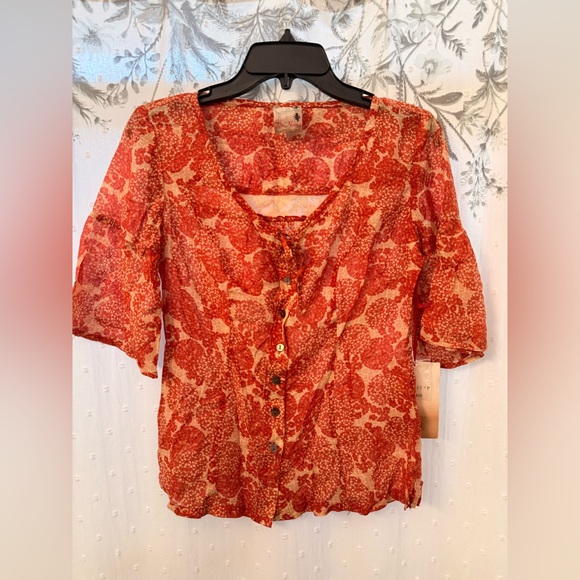 Da-Nang Red Floral Blouse - Picture 1 of 6